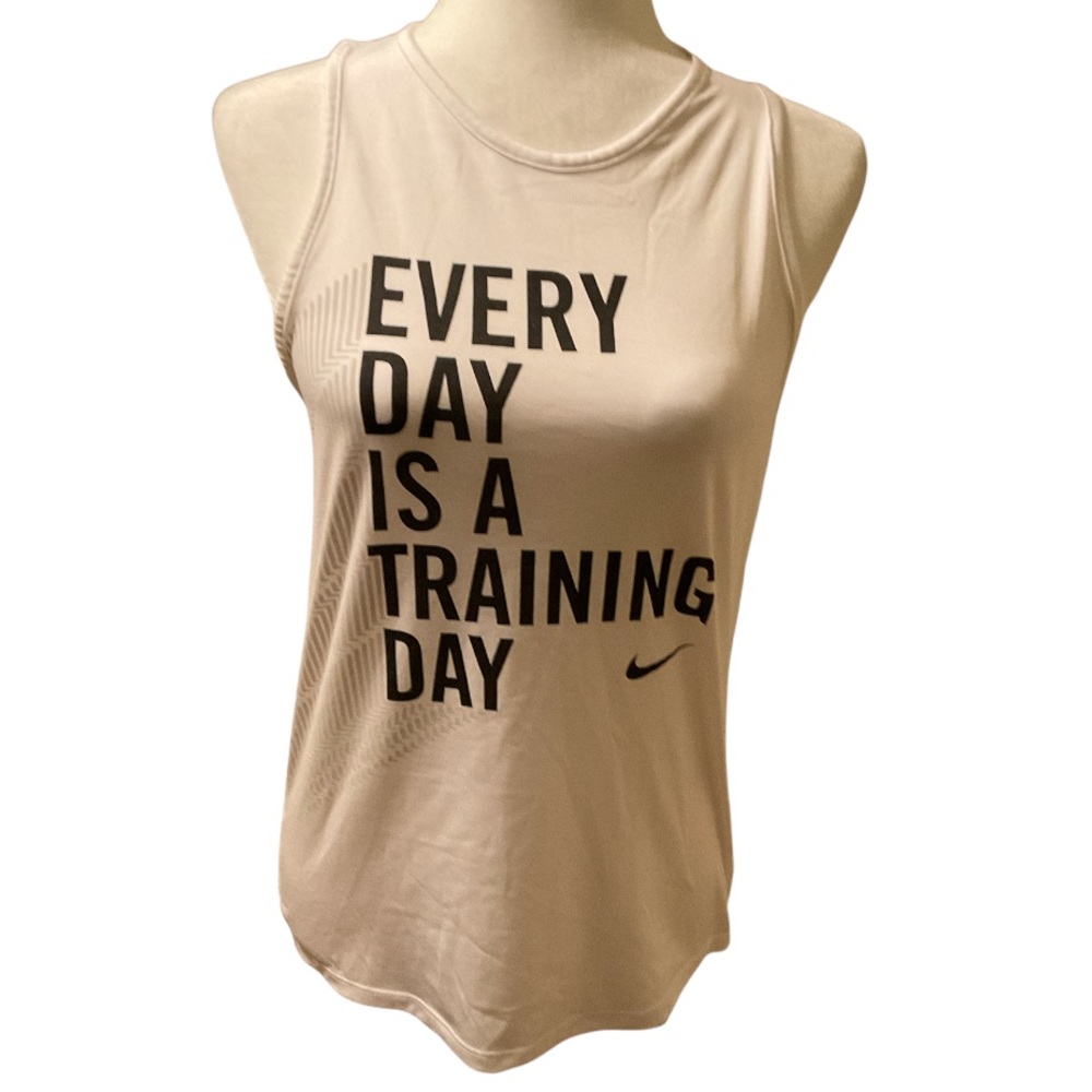 🤸🏃‍♀️NIKE DRI FIT TANK TOP SIZE S 🧗🏻🚴‍♀️🧘‍♀️⛹️‍♀️
